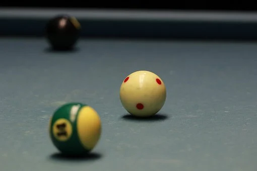how to identify vintage pool balls