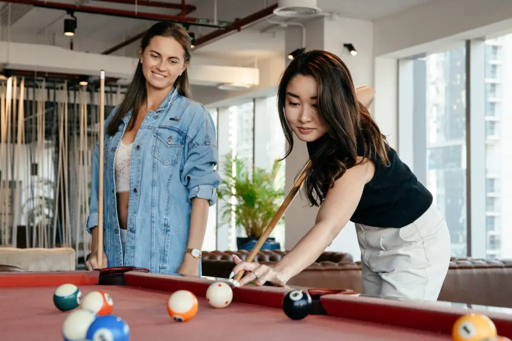 how to play pool for beginners